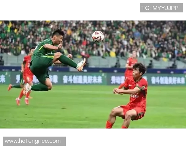 国安与上港激战正酣期待26轮精彩对决引发球迷热议